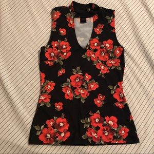 🌻 Black blouse, with red flowers